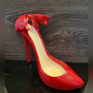 Red Stiletto Shoe Wine Bottle Holder Bow at Heel Durable Resin + 2 free gifts
